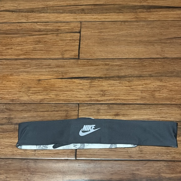 Nike Head Tie Headband Gray Reversible - Picture 4 of 4